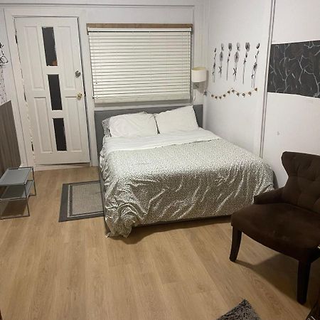 Suite In West Vancouver Eksteriør bilde